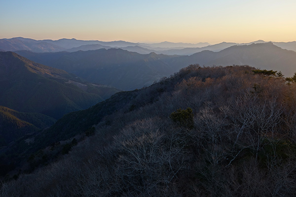 どこまでも重なって見える美しい稜線