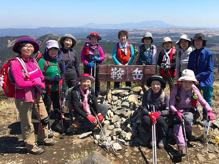 山頂で素敵な笑顔の皆さま