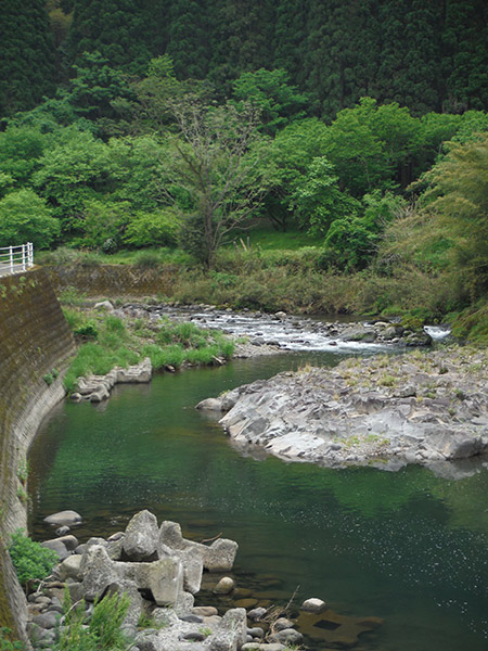 米ノ津川の流れ