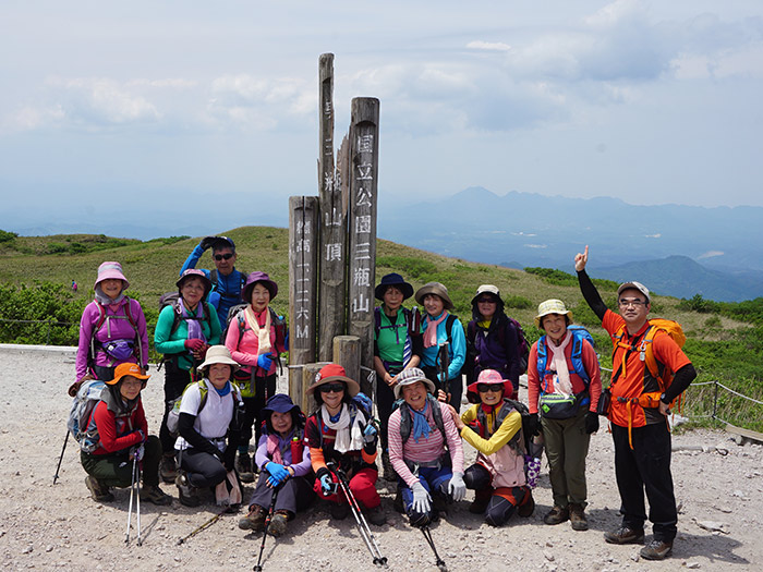 山頂にて集合写真