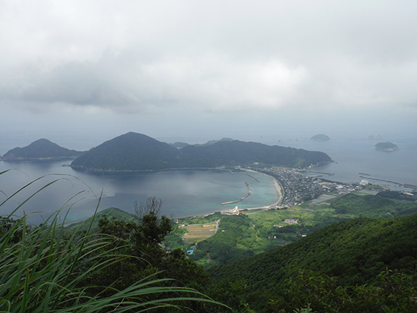 山頂よりトンボロの里町を望む
