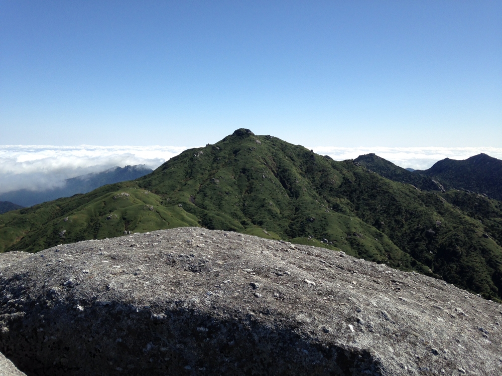 永田岳から望む宮之浦岳